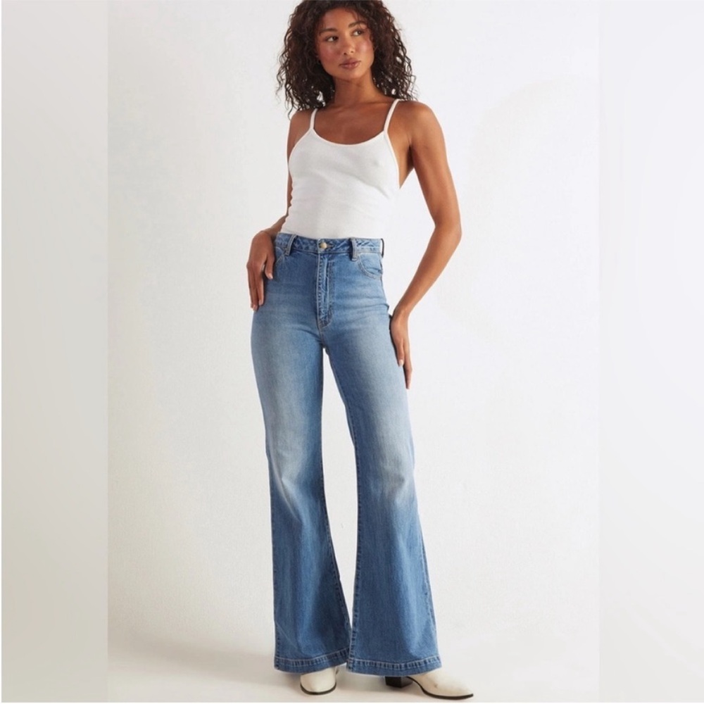 NWT NEW Rolla's East Coast High Rise Flare Jean Size 30